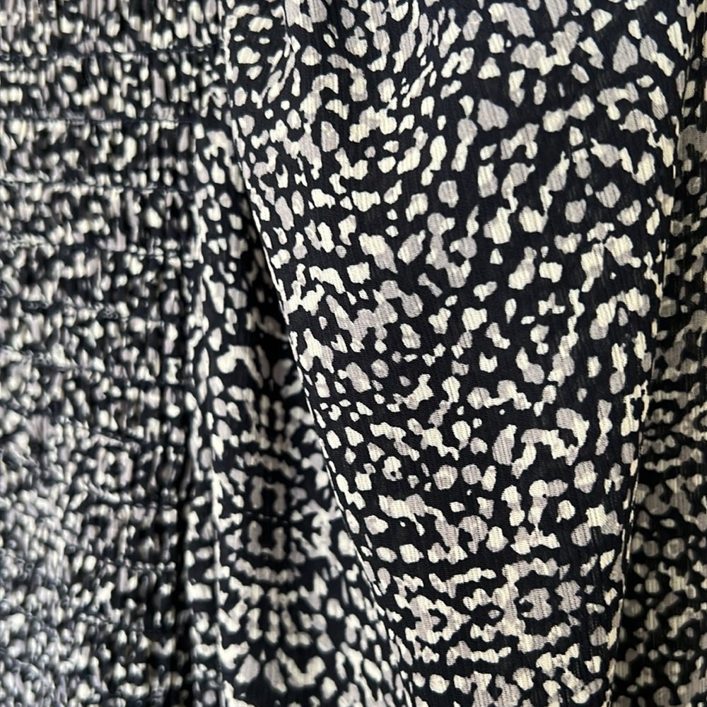 Express dot blouse - Picture 4 of 4